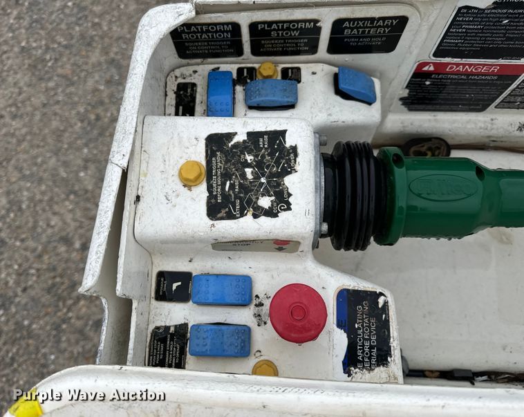 image for item OF9764 2014 Ford F550 Super Duty XL bucket truck