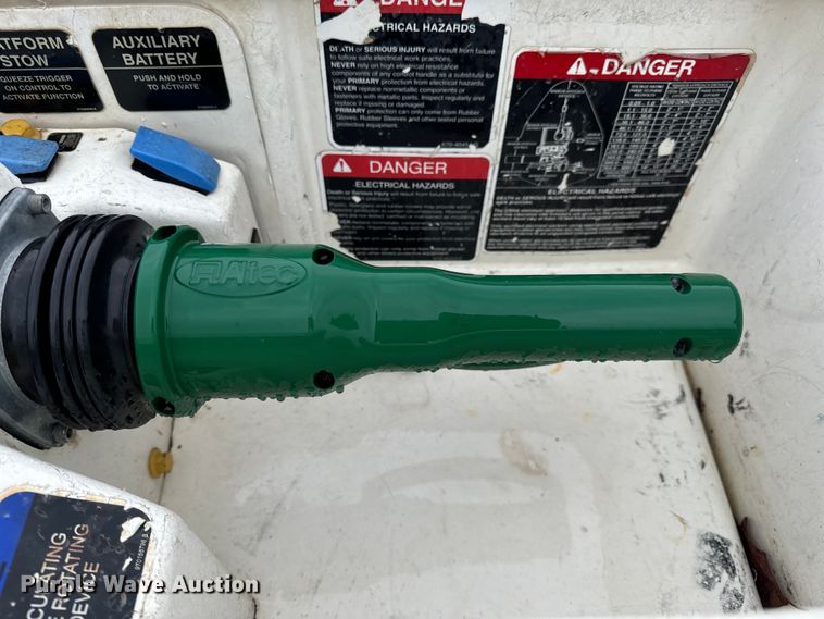 image for item OF9764 2014 Ford F550 Super Duty XL bucket truck