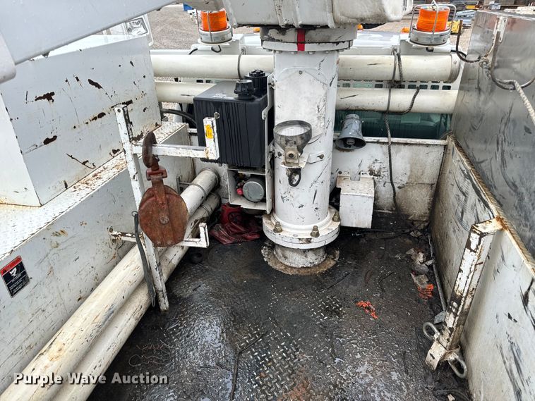 image for item OF9764 2014 Ford F550 Super Duty XL bucket truck