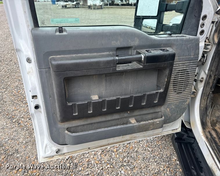 image for item OF9764 2014 Ford F550 Super Duty XL bucket truck