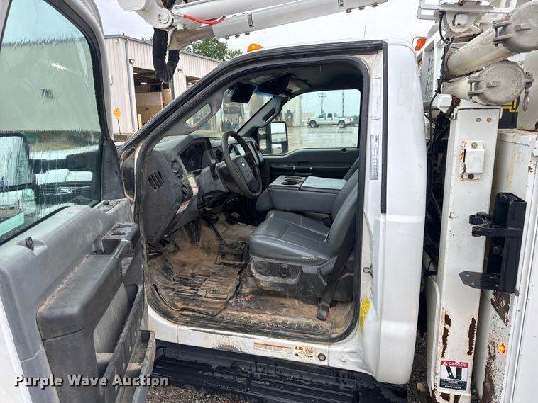 image for item OF9764 2014 Ford F550 Super Duty XL bucket truck