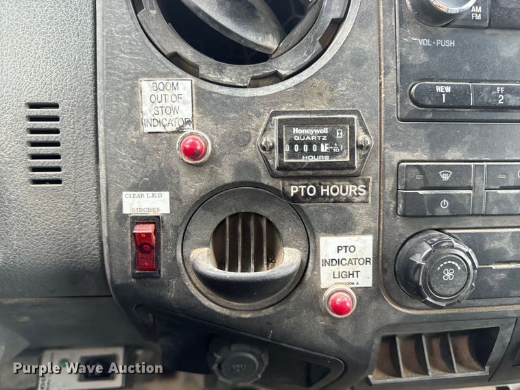 image for item OF9764 2014 Ford F550 Super Duty XL bucket truck