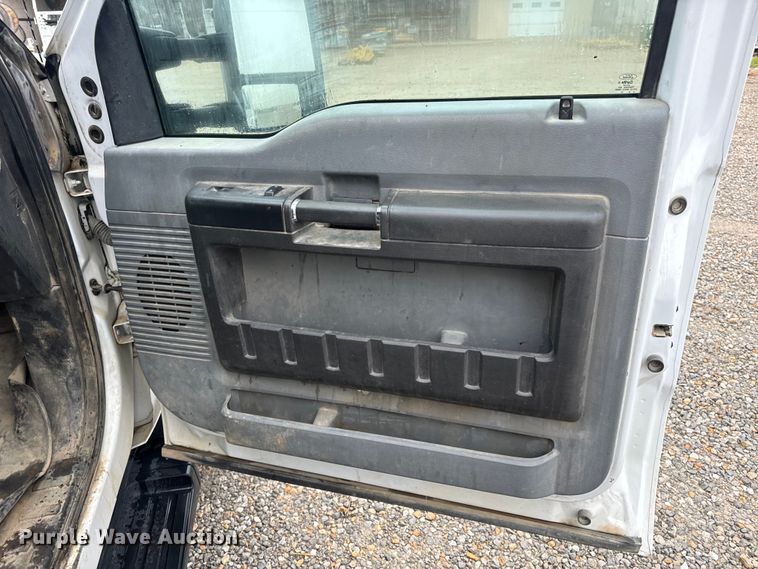 image for item OF9764 2014 Ford F550 Super Duty XL bucket truck