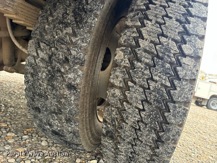 image for item OF9764 2014 Ford F550 Super Duty XL bucket truck