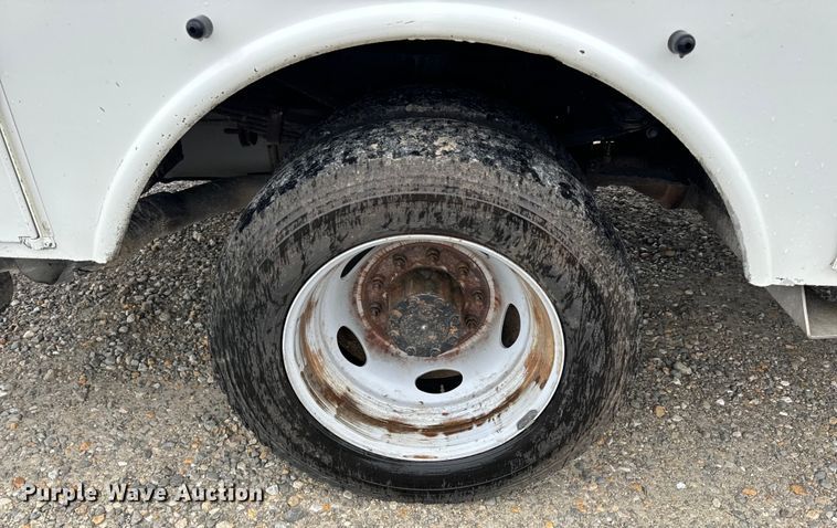 image for item OF9764 2014 Ford F550 Super Duty XL bucket truck