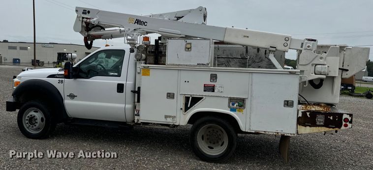 image for item OF9767 2013 Ford  F550 Super Duty XL bucket truck