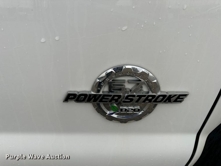 image for item OF9767 2013 Ford  F550 Super Duty XL bucket truck