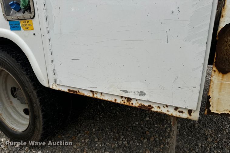 image for item OF9767 2013 Ford  F550 Super Duty XL bucket truck