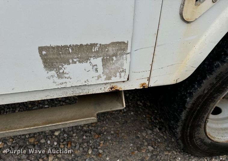 image for item OF9767 2013 Ford  F550 Super Duty XL bucket truck