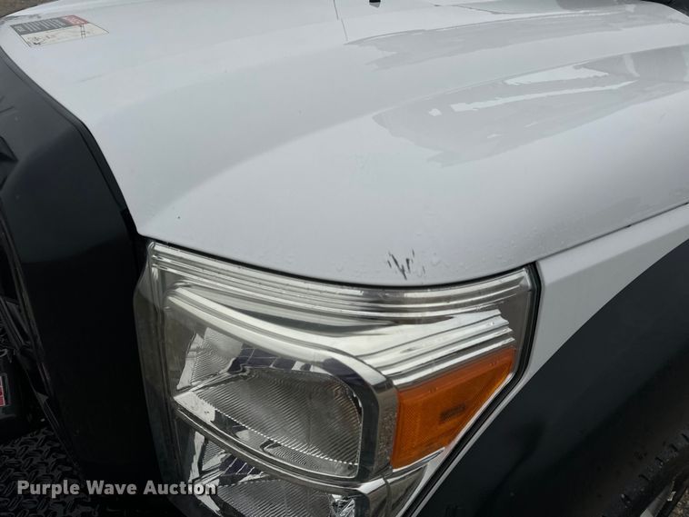 image for item OF9767 2013 Ford  F550 Super Duty XL bucket truck