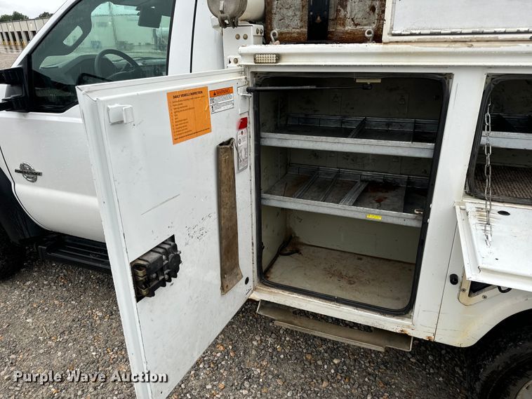 image for item OF9767 2013 Ford  F550 Super Duty XL bucket truck