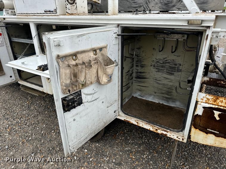 image for item OF9767 2013 Ford  F550 Super Duty XL bucket truck