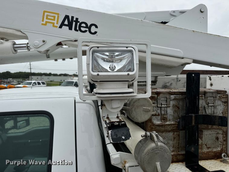 image for item OF9767 2013 Ford  F550 Super Duty XL bucket truck