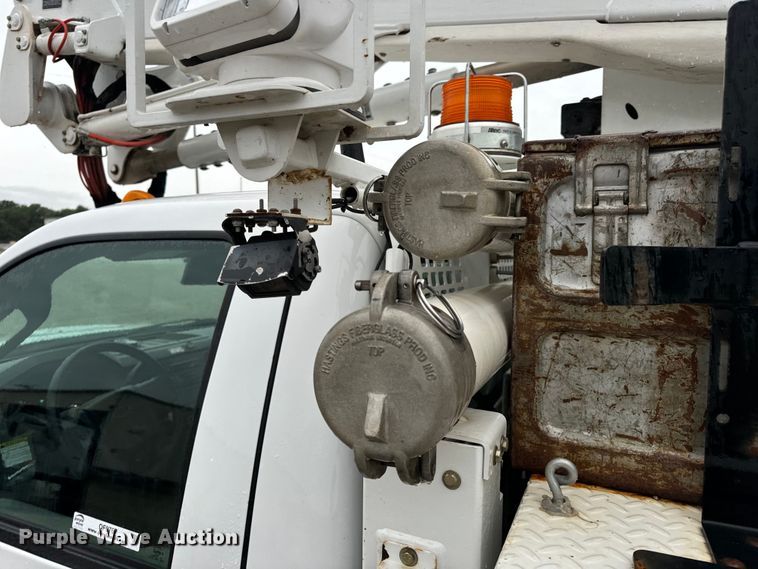 image for item OF9767 2013 Ford  F550 Super Duty XL bucket truck