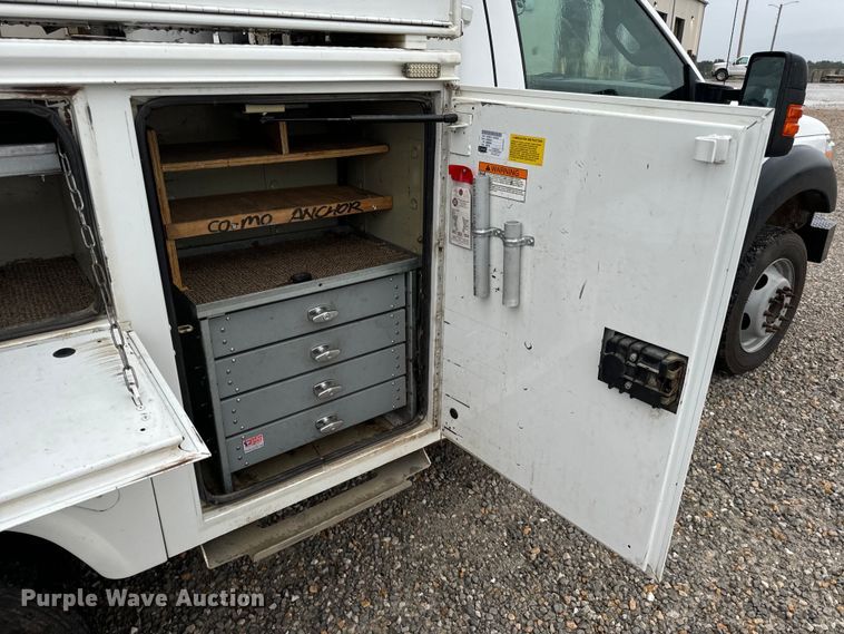 image for item OF9767 2013 Ford  F550 Super Duty XL bucket truck