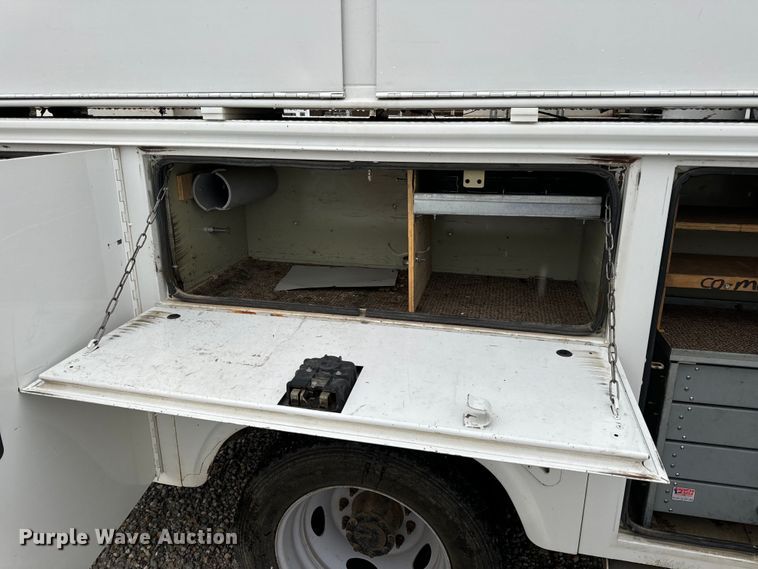 image for item OF9767 2013 Ford  F550 Super Duty XL bucket truck