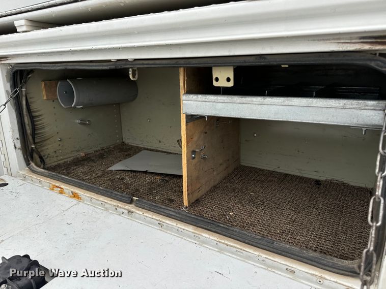 image for item OF9767 2013 Ford  F550 Super Duty XL bucket truck