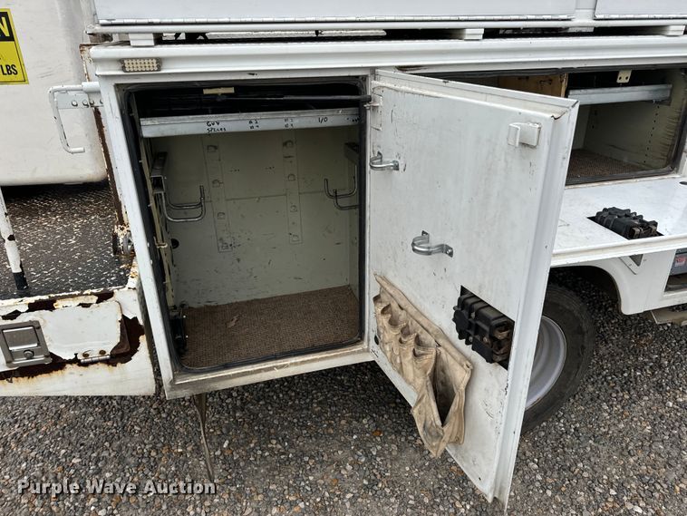 image for item OF9767 2013 Ford  F550 Super Duty XL bucket truck