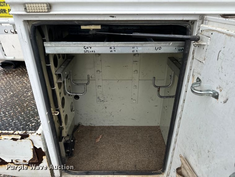 image for item OF9767 2013 Ford  F550 Super Duty XL bucket truck