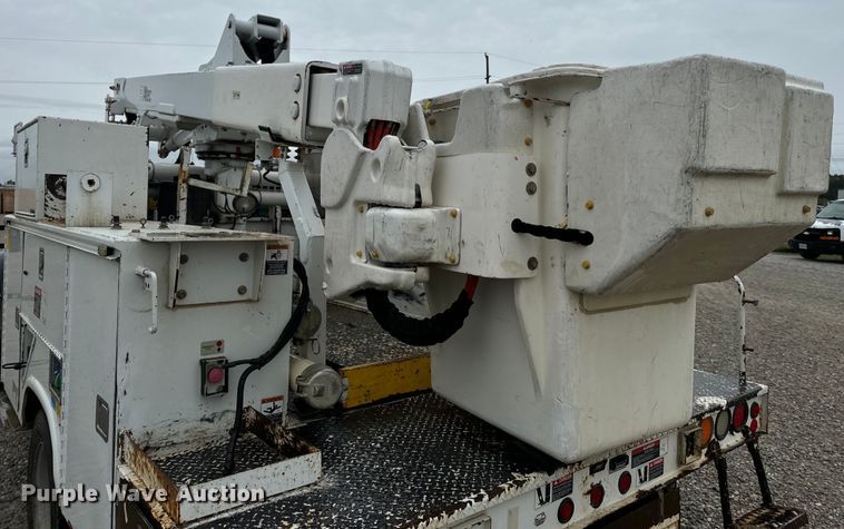image for item OF9767 2013 Ford  F550 Super Duty XL bucket truck