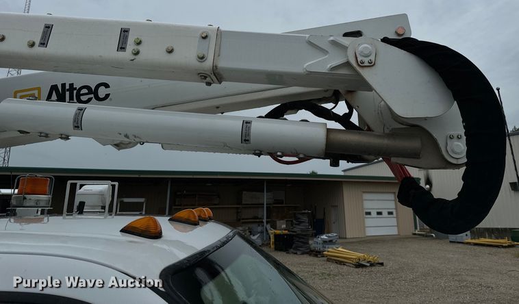 image for item OF9767 2013 Ford  F550 Super Duty XL bucket truck