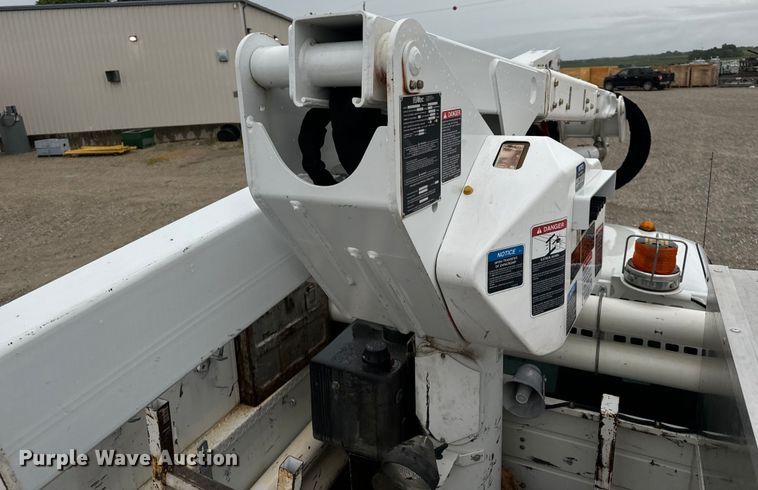 image for item OF9767 2013 Ford  F550 Super Duty XL bucket truck