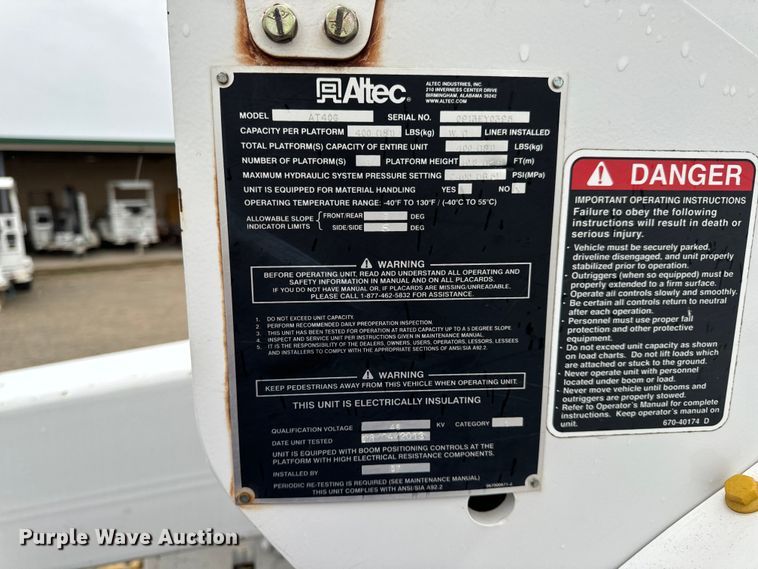 image for item OF9767 2013 Ford  F550 Super Duty XL bucket truck