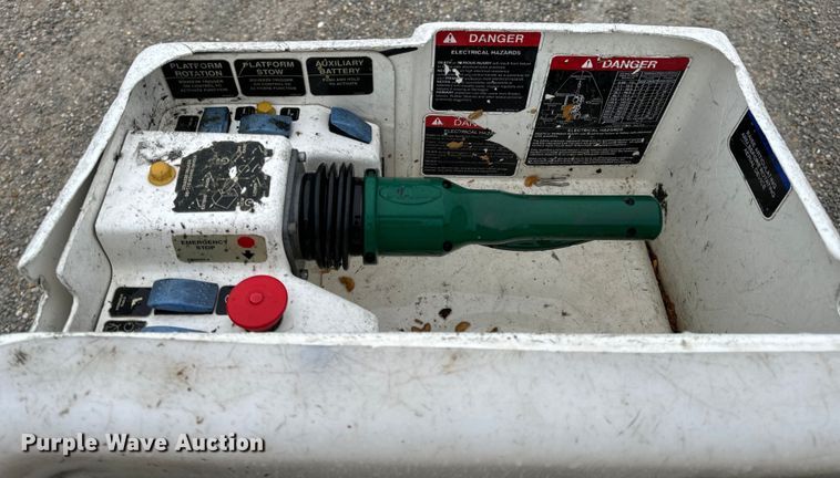 image for item OF9767 2013 Ford  F550 Super Duty XL bucket truck