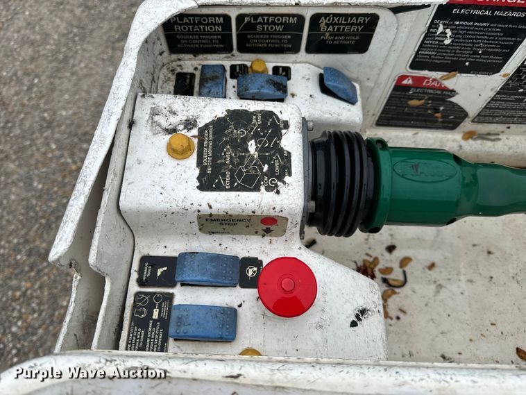 image for item OF9767 2013 Ford  F550 Super Duty XL bucket truck