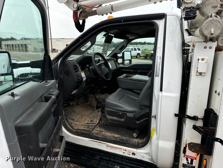 image for item OF9767 2013 Ford  F550 Super Duty XL bucket truck