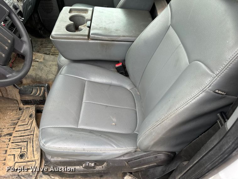 image for item OF9767 2013 Ford  F550 Super Duty XL bucket truck