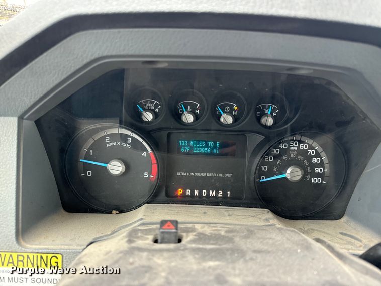 image for item OF9767 2013 Ford  F550 Super Duty XL bucket truck