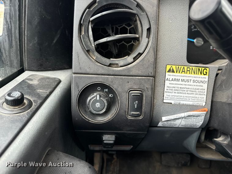 image for item OF9767 2013 Ford  F550 Super Duty XL bucket truck