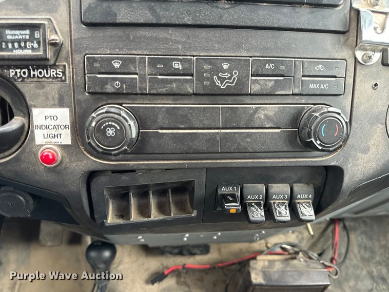 image for item OF9767 2013 Ford  F550 Super Duty XL bucket truck