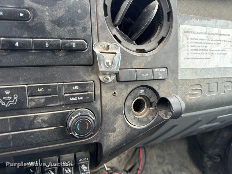 image for item OF9767 2013 Ford  F550 Super Duty XL bucket truck