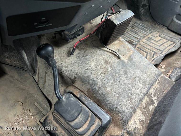 image for item OF9767 2013 Ford  F550 Super Duty XL bucket truck