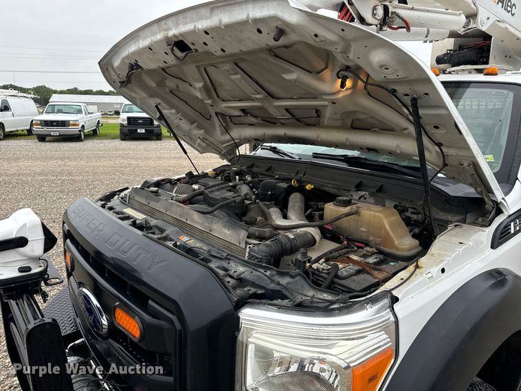 image for item OF9767 2013 Ford  F550 Super Duty XL bucket truck