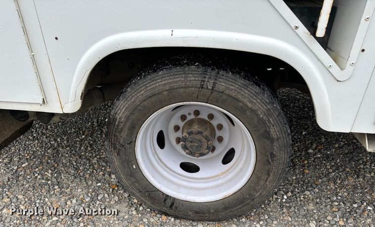 image for item OF9767 2013 Ford  F550 Super Duty XL bucket truck