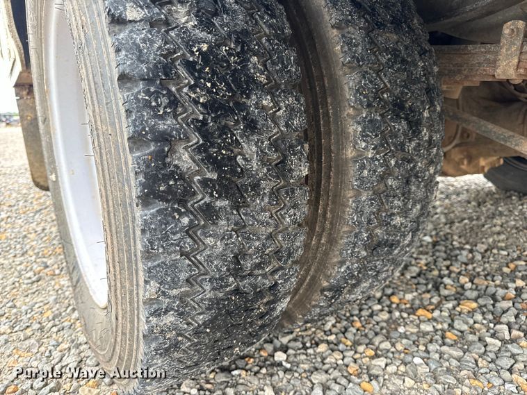 image for item OF9767 2013 Ford  F550 Super Duty XL bucket truck