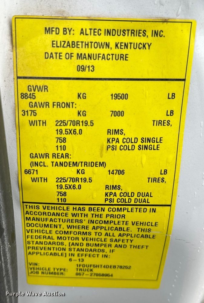 image for item OF9767 2013 Ford  F550 Super Duty XL bucket truck