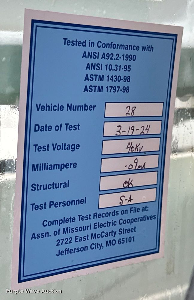image for item OF9767 2013 Ford  F550 Super Duty XL bucket truck