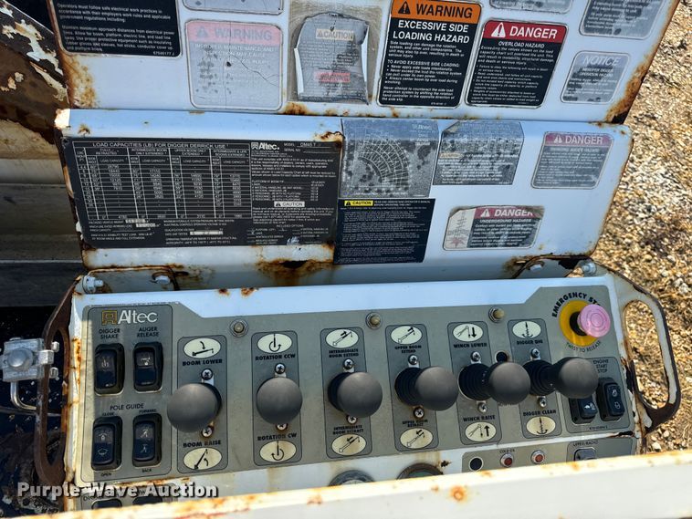 image for item OF9782 Altec DM45TR digger derrick bed