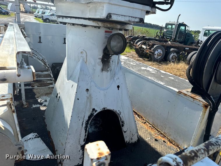 image for item OF9782 Altec DM45TR digger derrick bed