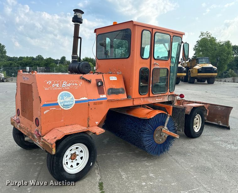 image for item OF9787 2005 Broce RJ350 broom