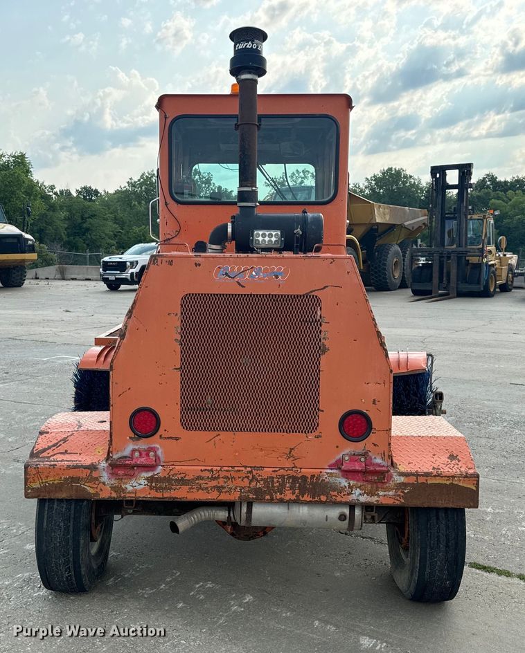 image for item OF9787 2005 Broce RJ350 broom