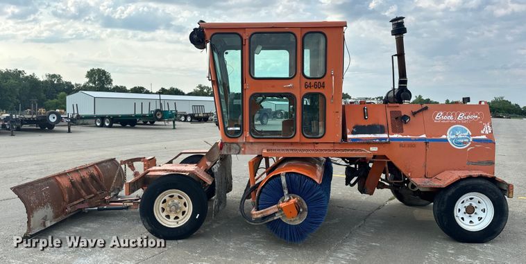 image for item OF9787 2005 Broce RJ350 broom