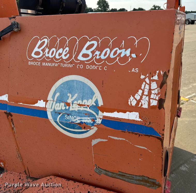 image for item OF9787 2005 Broce RJ350 broom