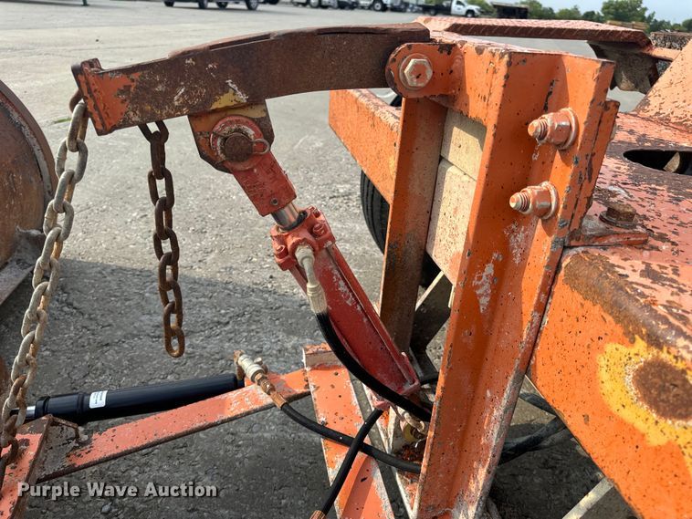 image for item OF9787 2005 Broce RJ350 broom