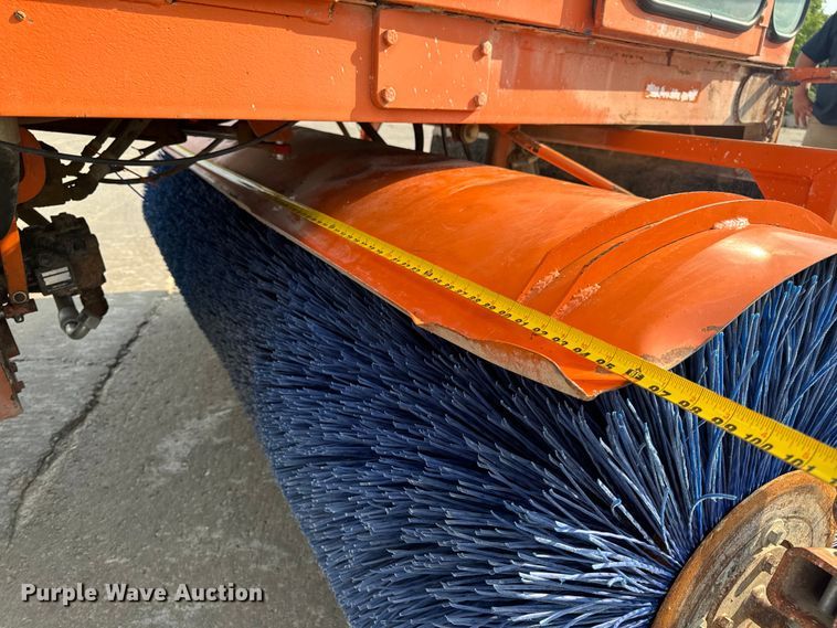 image for item OF9787 2005 Broce RJ350 broom