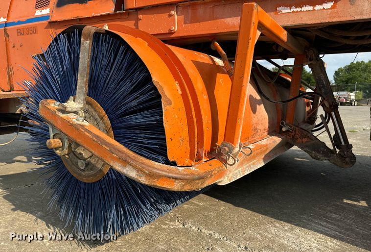 image for item OF9787 2005 Broce RJ350 broom